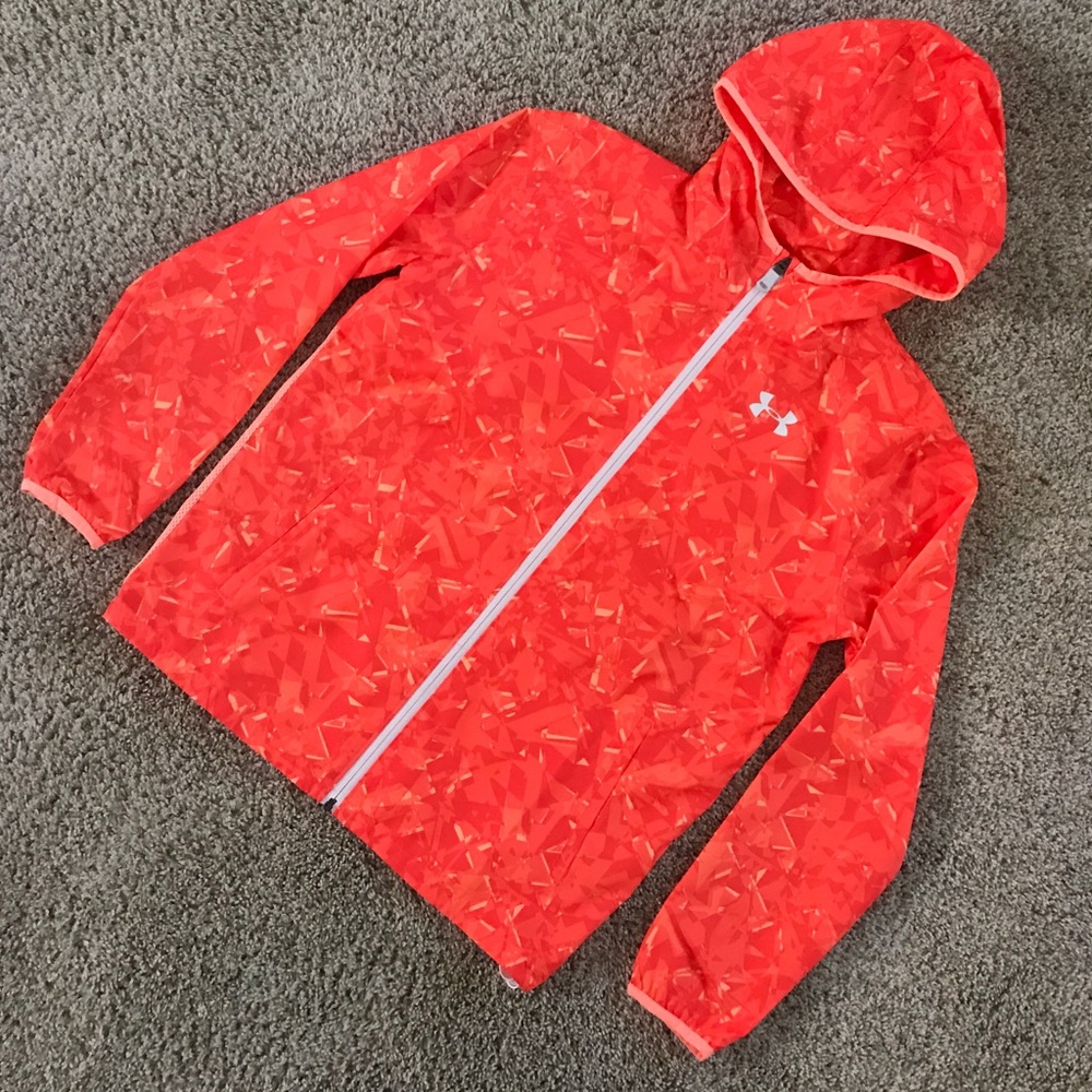 Like New Under Armour Convertible Windbreaker/Sackpack, Size Youth Large